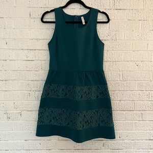 EUC Xhilaration dress, emerald green, size medium
